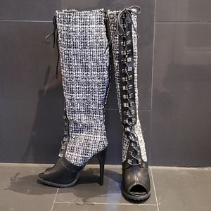 Tweed boots